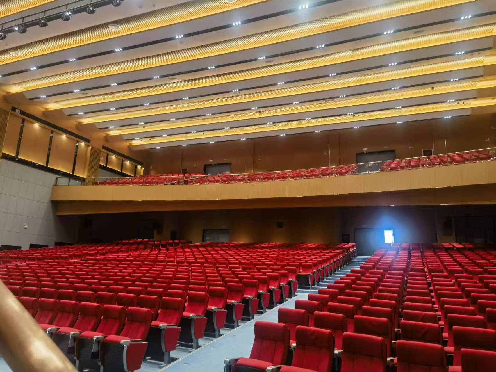 新（xīn）疆哈密四（sì）中多功能廳